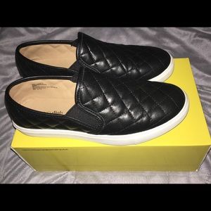 Black quilted shoes